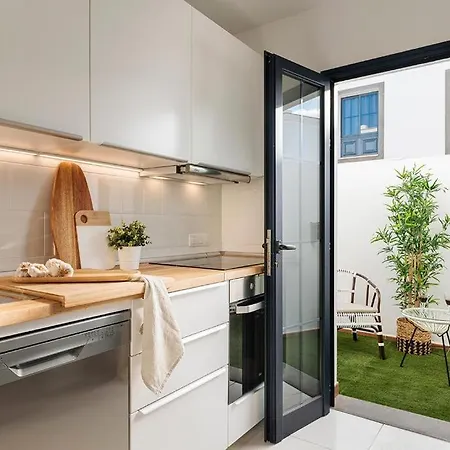 Palmera Jacuzzi וילה יאיזה