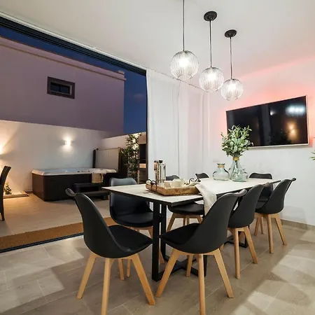 וילה Palmera Jacuzzi *