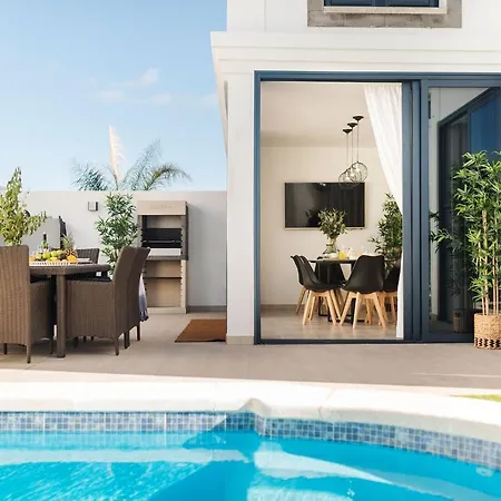 וילה Palmera Jacuzzi יאיזה